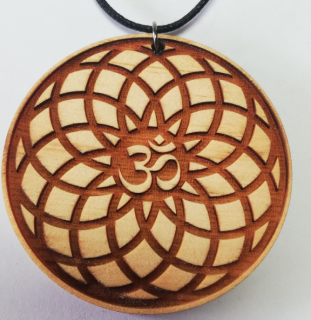 Torus-Blume mit OM Symbol, auf Zirbenholz gelasert